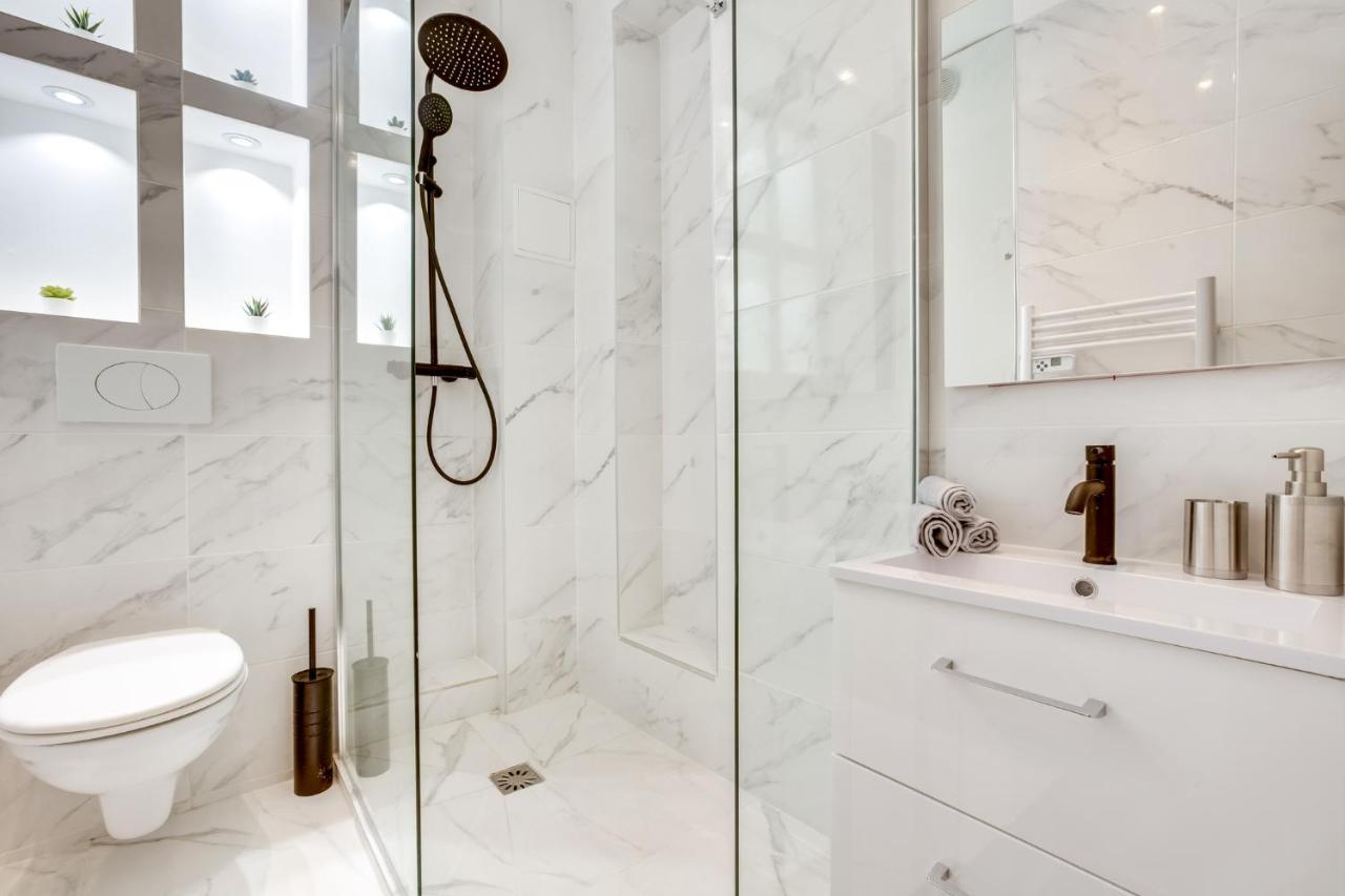 Suite Paris, Tour Eiffel, Champs Elysees Екстериор снимка