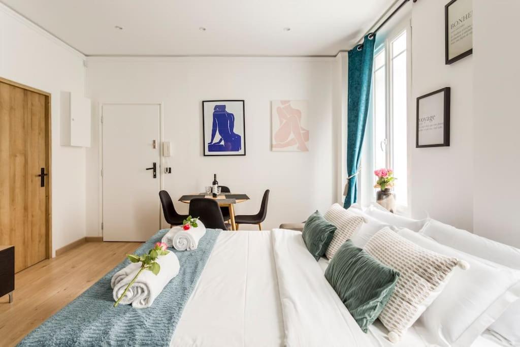 Suite Paris, Tour Eiffel, Champs Elysees Екстериор снимка
