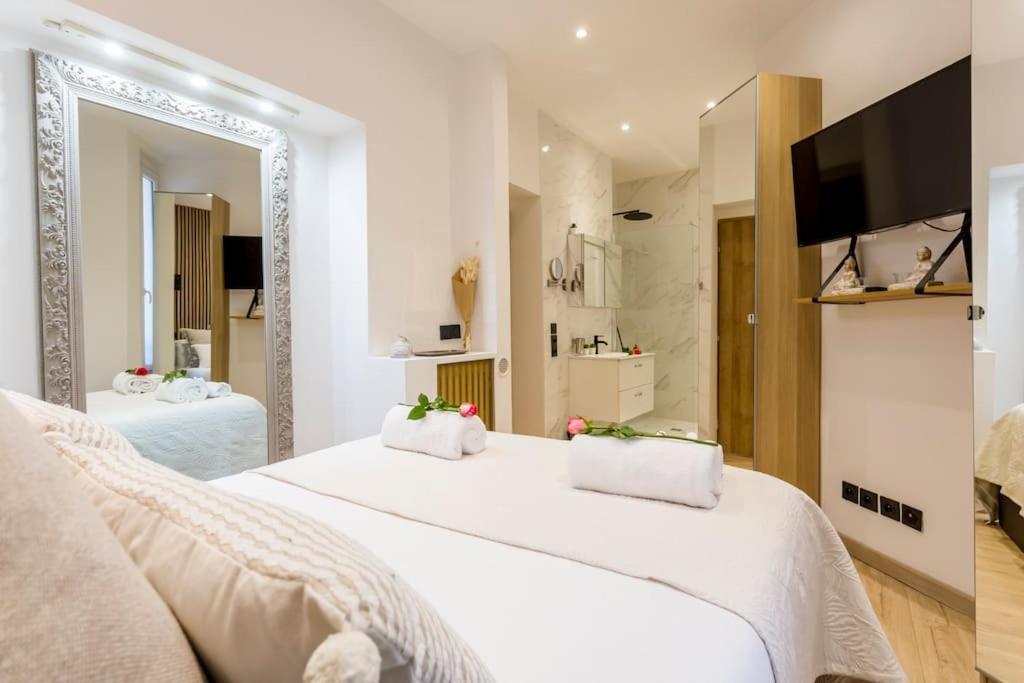 Suite Paris, Tour Eiffel, Champs Elysees Екстериор снимка