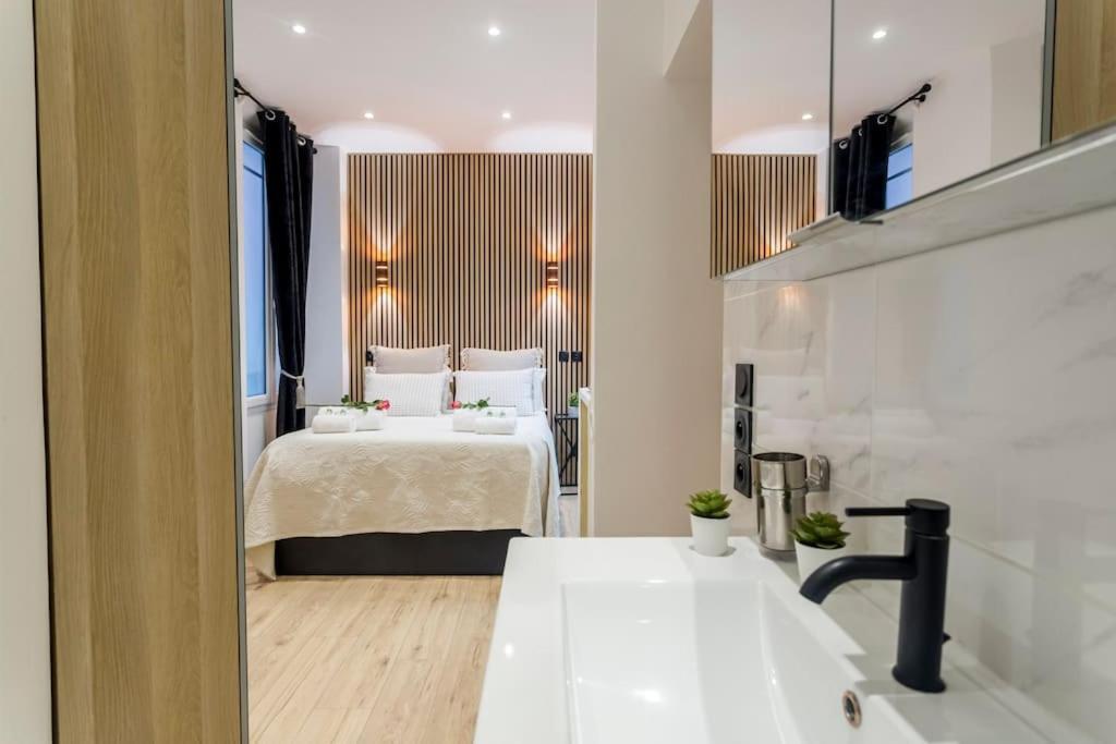Suite Paris, Tour Eiffel, Champs Elysees Екстериор снимка